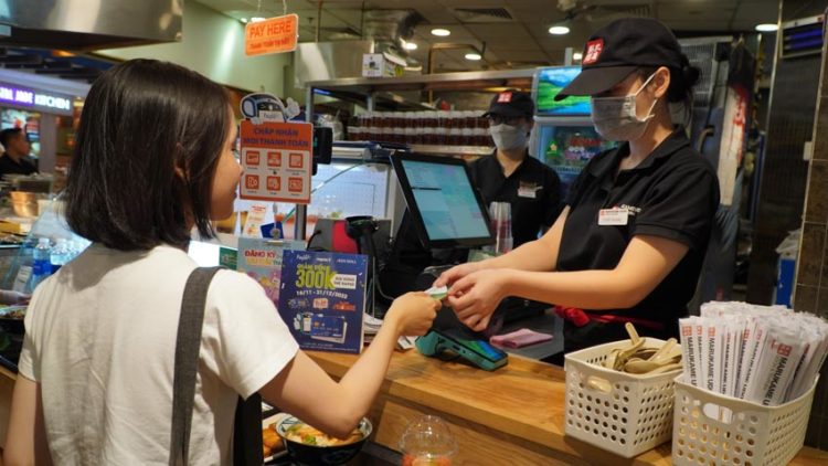 Tăng trưởng đáng kể của thanh toán không tiền mặt và sự phổ biến của mã QR và thanh toán không tiếp xúc - 2