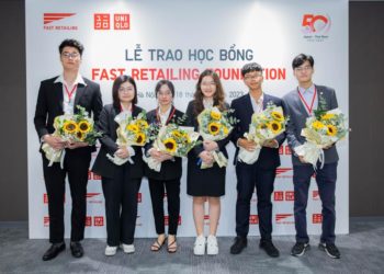 Quỹ Fast Retailing trao tặng 6 suất học bổng bậc cử nhân cho du học sinh Việt Nam