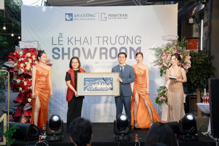 Một điểm tham quan hoàn toàn mới tại Đà Nẵng - Showroom nội thất Minh Trân