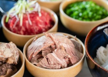 Khuấy động tháng 8 với món 'Phở Chọc Trời' và trải nghiệm tô 'Phở King' đắt nhất Việt Nam phiên bản giới hạn tại Oriental Pearl - 1