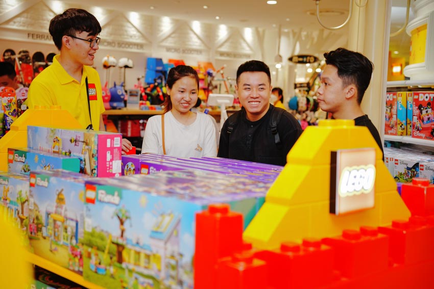 Ra mắt cửa hàng chính hãng đầu tiên của LEGO tại Việt Nam - 4