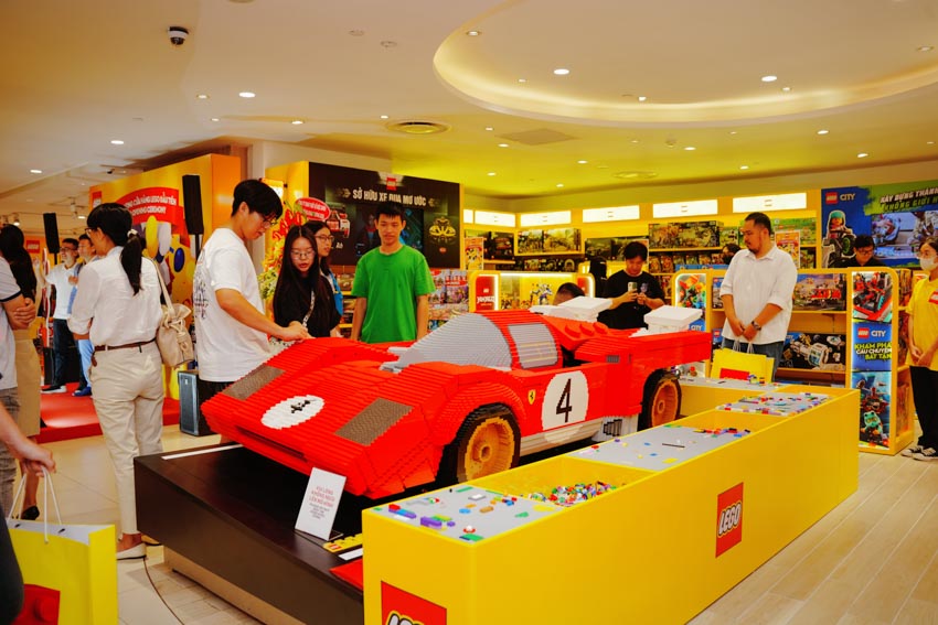Ra mắt cửa hàng chính hãng đầu tiên của LEGO tại Việt Nam - 2