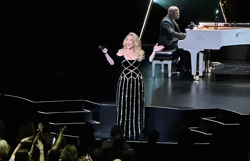 Adele quyến rũ trong thiết kế mới của nhà mốt Công Trí trong show diễn Adele quyến rũ trong thiết kế mới của nhà mốt Công Trí trong show diễn “Cuối tuần thứ 31”Cuối tuần thứ 31' - 10
