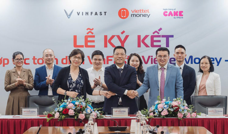 VinFast hợp tác chiến lược với Cake by VPBank và Viettel Money ưu đãi trả góp cho xe máy điện
