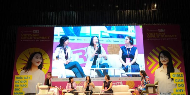 Diễn đàn PowHERful: Truyền cảm hứng cho 1.000 nữ sinh Việt Nam - 2