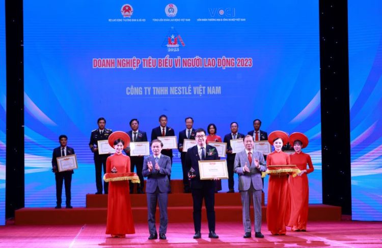 Nestlé Việt Nam được vinh danh “Doanh nghiệp tiêu biểu vì Người lao động” năm 2023