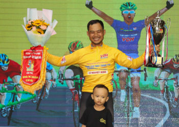 Lê Nguyệt Minh (HCMC NewGroup) đoạt cú đúp áo vàng và áo xanh chung cuộc cúp VOH lần thứ 25