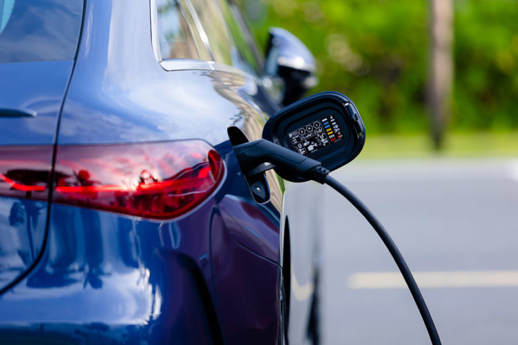 Mercedes-Benz Việt Nam khuyến mãi đặc biệt cho xe điện EQ: Tặng bộ sạc tại nhà Mercedes-Benz Wallbox đến hết tháng 6/2024