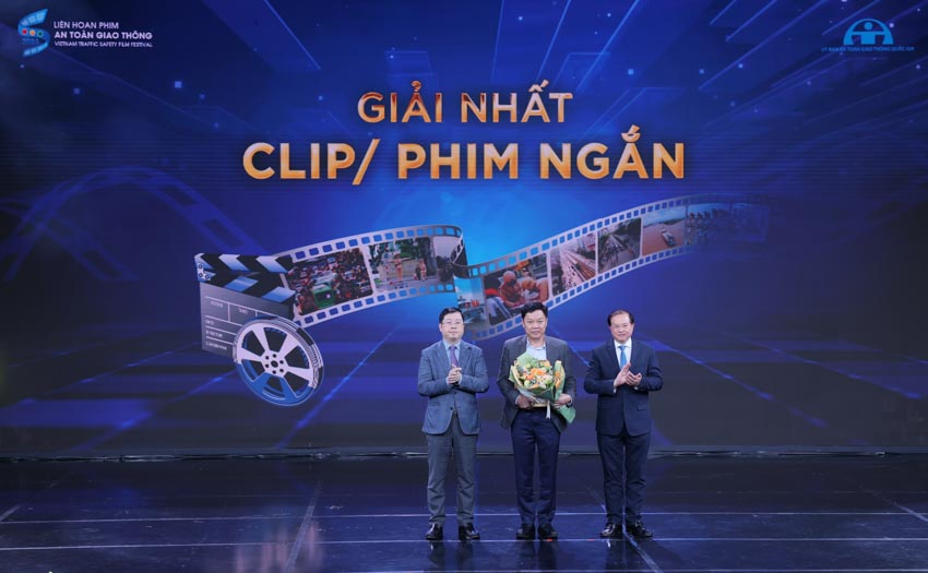Toyota Việt Nam đồng hành tại Lễ trao giải Liên hoan ATGT 2023 - 1