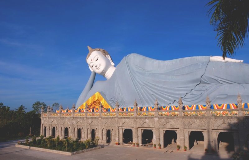tượng Phật nằm Som Rong