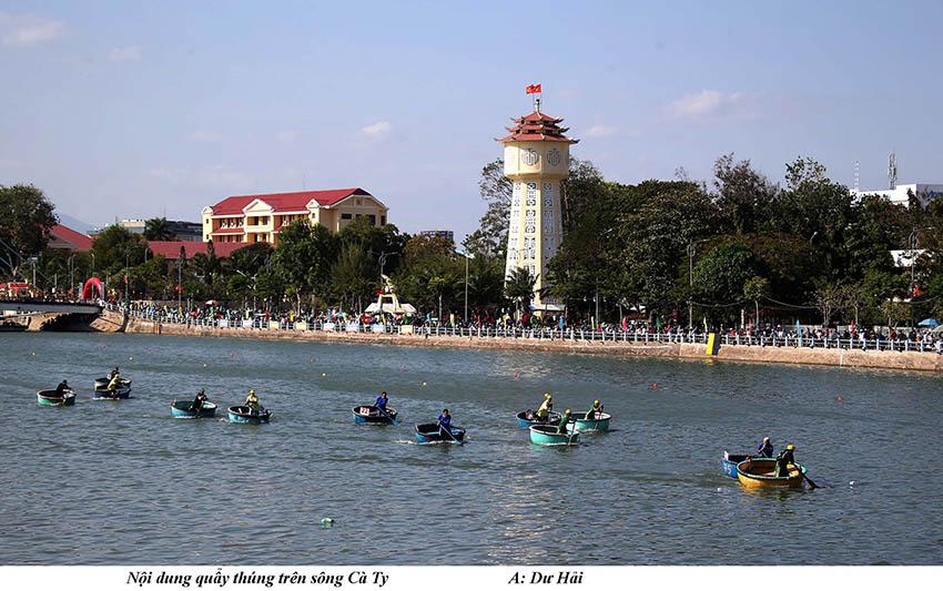 Giải đua thuyền – Thúng mừng Xuân Giáp Thìn TP Phan Thiết: Đội thuyển phường Phú Tài đoạt cú đúp - 13