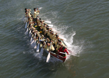 Giải đua thuyền – Thúng mừng Xuân Giáp Thìn TP Phan Thiết: Đội thuyển phường Phú Tài đoạt cú đúp - 7