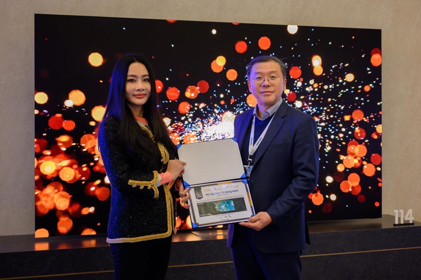 Người Việt Nam đầu tiên sở hữu TV Samsung MICRO LED trị giá 3,5 tỷ - 3