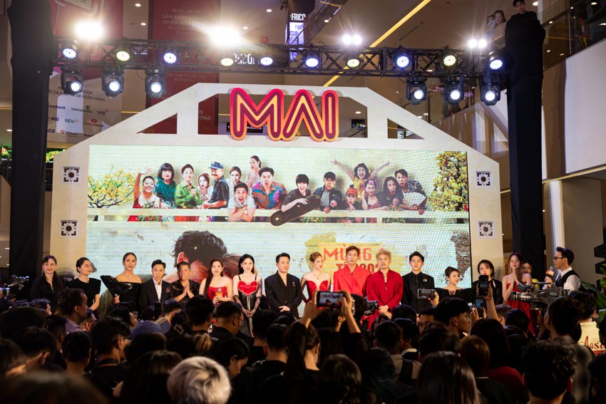 Hàng trăm nghệ sĩ Việt khóc, cười cùng phim Tết 2024 của đạo diễn Trấn Thành trong buổi công chiếu tại TP.HCM - 6