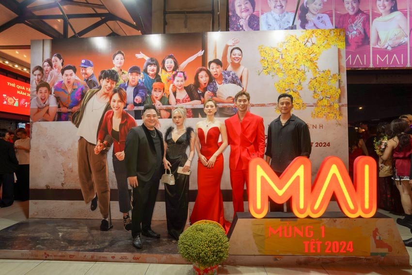 Hàng trăm nghệ sĩ Việt khóc, cười cùng phim Tết 2024 của đạo diễn Trấn Thành trong buổi công chiếu tại TP.HCM - 8