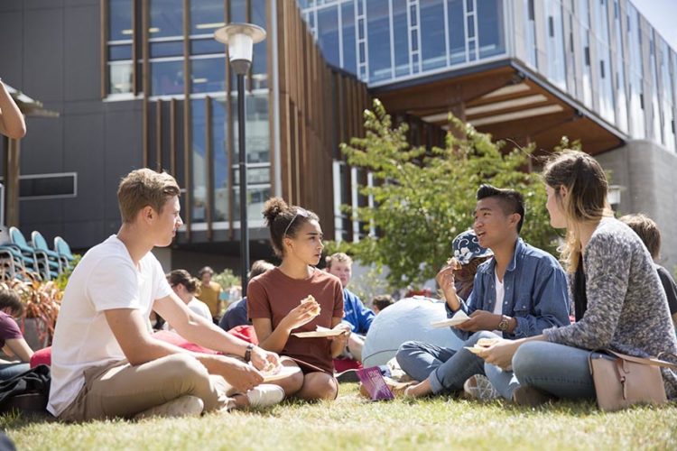 New Zealand giới thiệu chương trình hè phong phú cho học sinh Việt