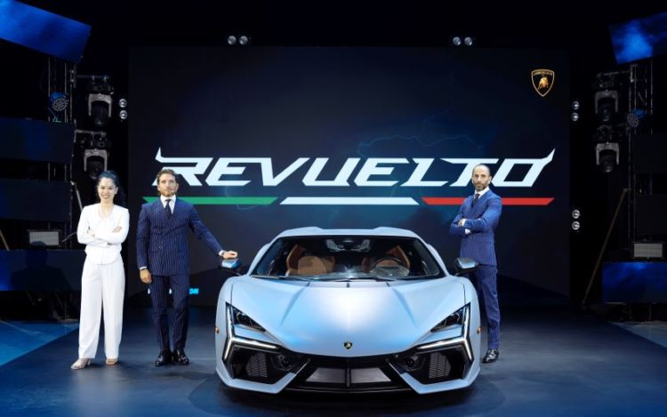 Lamborghini Revuelto