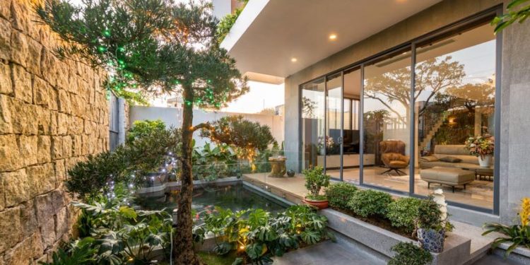 Nắng tràn, gió lùa qua biệt thự ấm cúng Lê Văn Lương - Đà Nẵng