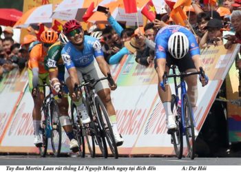 Martin Laas thắng chặng 18 rút ngắn khoảng cách áo xanh với Petr Rikunov - 5