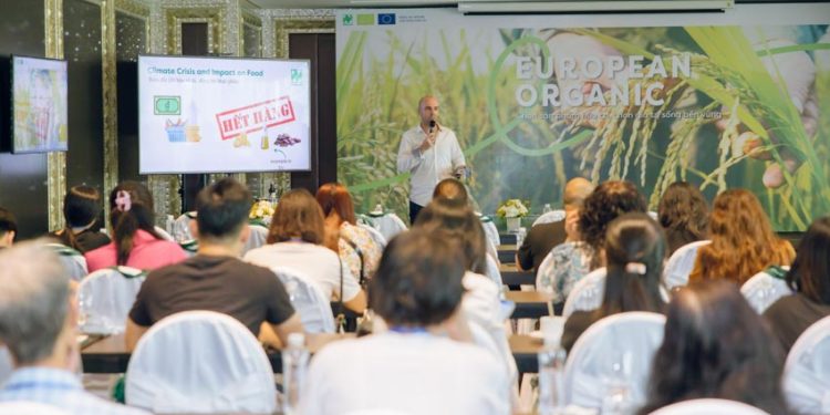 EU chia sẻ câu chuyện về sản phẩm hữu cơ từ nông trại đến bàn ăn - 2