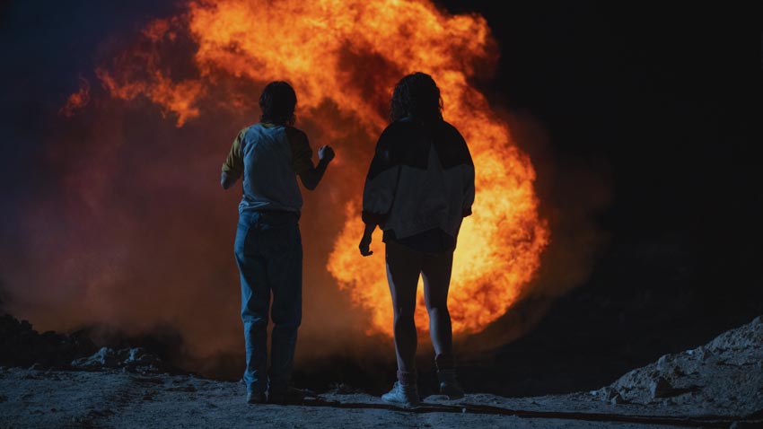 Yêu Cuồng Loạn: Phim thể loại tội phạm kịch tính cùng sự trở lại của Kristen Stewart - 3