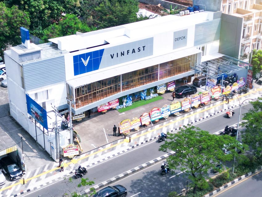 VinFast mở đại lý đầu tiên tại Indonesia - 1