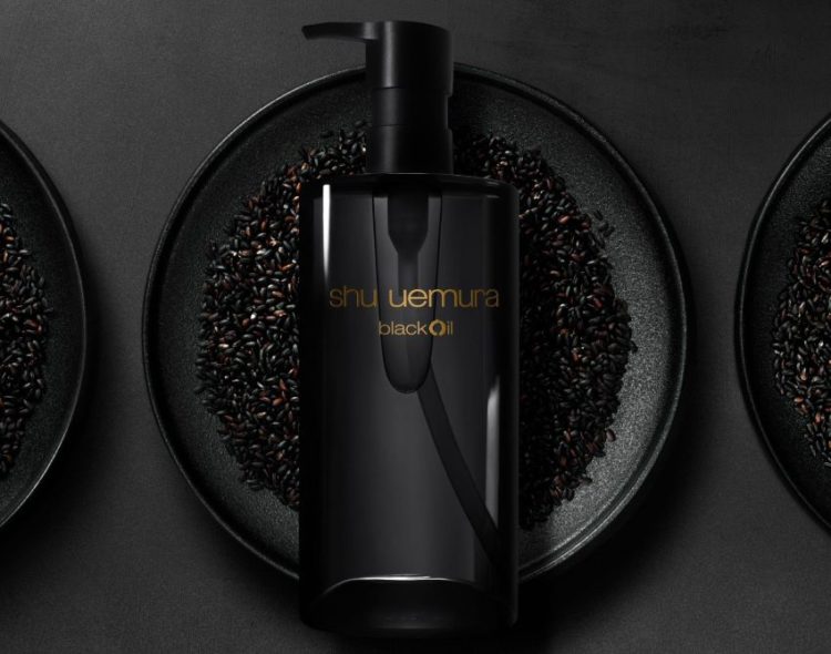 shu uemura ra mắt dầu tẩy trang blackOil