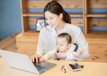 Cân bằng giữa công việc và con cái: Giải pháp nào cho các bậc cha mẹ trẻ?