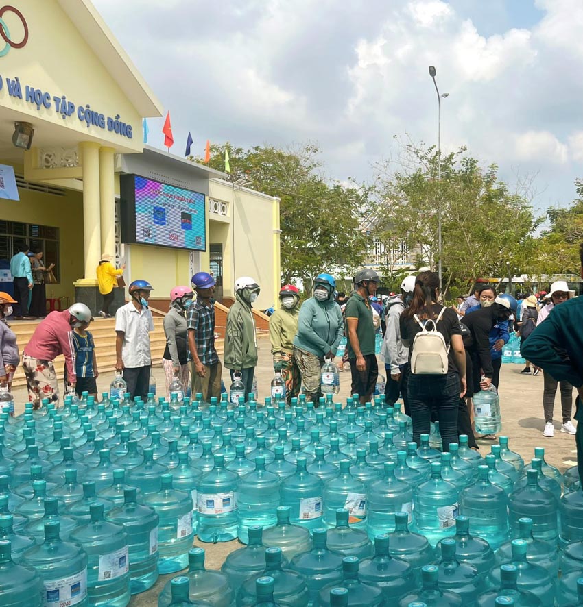Công ty MetaLife đưa chương trình “Nước ngọt nghĩa tình” đến vùng hạn mặn miền Tây - 2