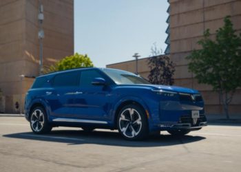 Vinfast công bố chính sách chăm sóc đặc biệt cho dòng xe cao cấp VF 9 - 1