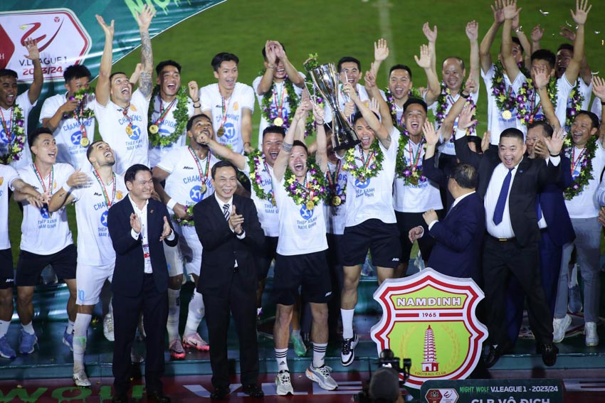 Nam Định Vô Địch V-League 2023-2024 niềm vui chào đón sau 39 năm chờ đợi - 1