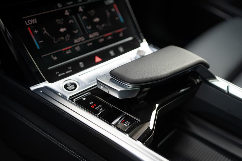 Audi Q8 e-tron: Tiên phong trong phân khúc SUV thuần điện cao cấp - 10