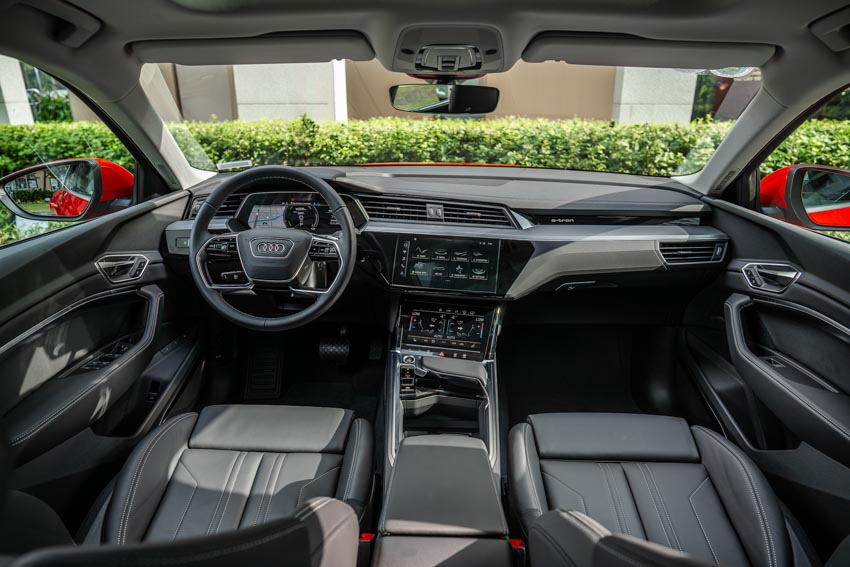 Audi Q8 e-tron: Tiên phong trong phân khúc SUV thuần điện cao cấp - 14