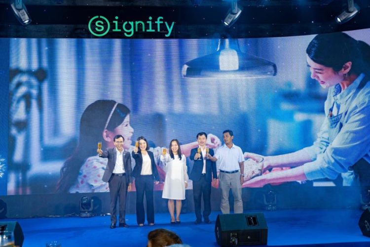 Signify Việt Nam kỷ niệm 130 năm, ra mắt sản phẩm chiếu sáng thông minh - 2