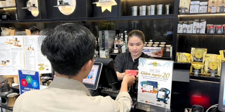 Chạm tinh tế - Sống phong cách: NAPAS và mastercard đẩy mạnh thanh toán không tiếp xúc