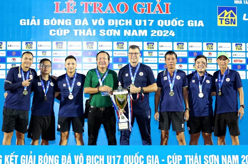 CLB U17 Hà Nội lần đầu tiên giành chức vô địch - 8