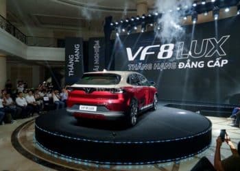 Vinfast tái định vị VF 8 với phiên bản 'Thăng hạng đẳng cấp' VF 8 Lux - 2
