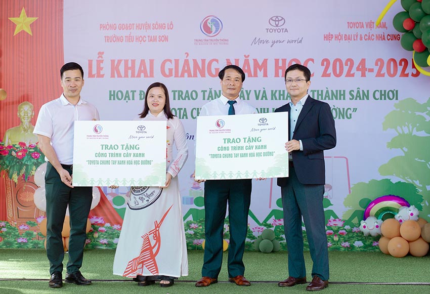 Chương trình 'Toyota Chung Tay Xanh Hóa Học Đường' năm 2024 chính thức khởi động - 2