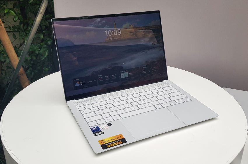 ASUS Zenbook S 14 