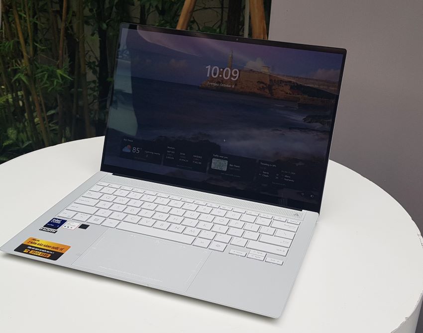 ASUS Zenbook S 14 