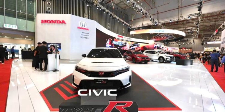 Honda Việt Nam ra mắt Civic Hybrid và hai mẫu xe điện tại Triển lãm Ô tô Việt Nam 2024 - 4