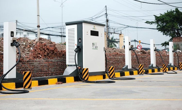 EverSolar và V-GREEN hợp tác mở rộng trạm sạc xe điện cho VinFast - 1