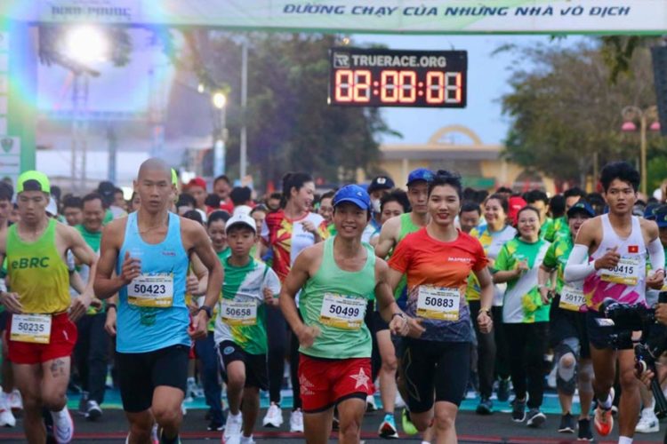 10.000 vận động viên cùng hòa mình vào Bình Phước Marathon 2024 - 2