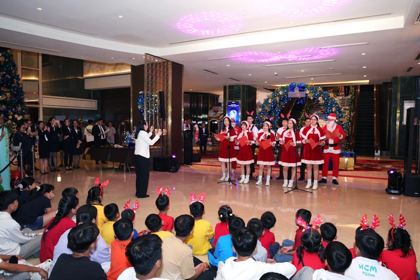 Rực rỡ lễ thắp sáng cây thông Noel tại Sheraton Saigon Grand Opera Hotel mở màn cho mùa lễ hội - 4