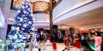Rực rỡ lễ thắp sáng cây thông Noel tại Sheraton Saigon Grand Opera Hotel mở màn cho mùa lễ hội