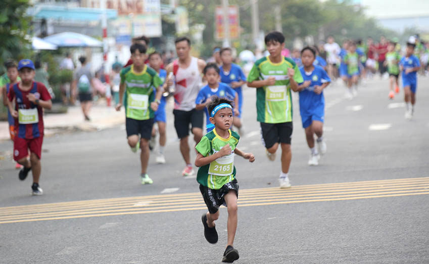 'RUN FOR KIDS' Bình Phước: Bùng nổ năng lượng, tỏa sáng tương lai - 6