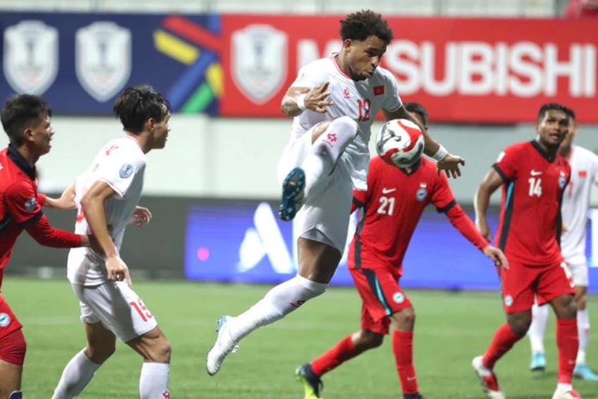 Bùng nỗ từ phút bù giờ 100 đánh bại Singapore 2-0, đặt một chân vào chung kết - 3