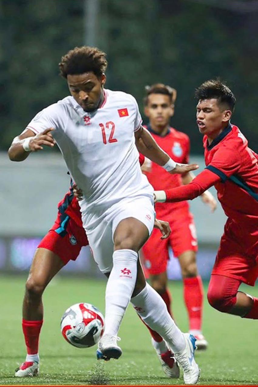 Bùng nỗ từ phút bù giờ 100 đánh bại Singapore 2-0, đặt một chân vào chung kết - 4