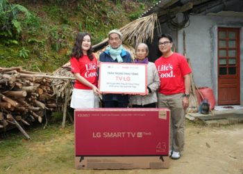LG trao tặng TV, mang Tết trọn vẹn đến với người dân Yên Bái