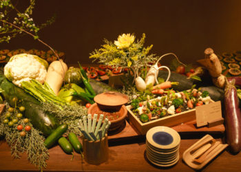 Hum Signature - Mùa giữa vườn trăng